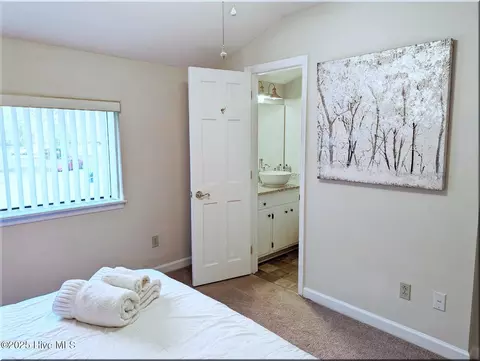 Bedroom - 25 Quarterdeck, New Bern, NC 28562 photo 2 of 5