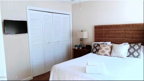 Bedroom - 25 Quarterdeck, New Bern, NC 28562 photo 4 of 5