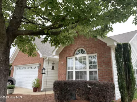 3333 Honeysuckle Dr, Winterville, NC 28590