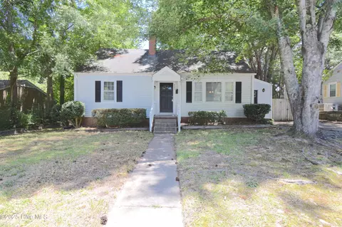 204 N Eastern St, Greenville, NC 27858