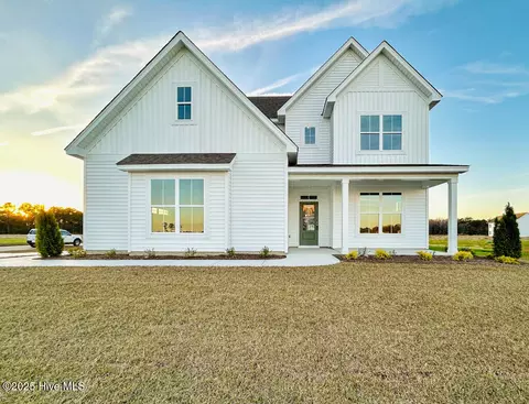 100 Poppy Pl, Hubert, NC 28539