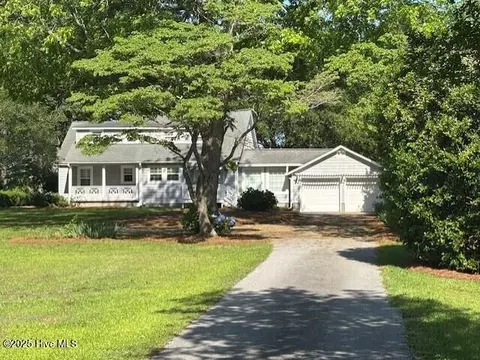 314 Madam Moores Ln, New Bern, NC 28562