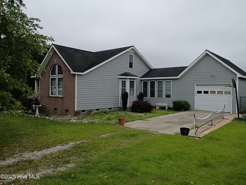 2459 Peanut Worley Rd, Cerro Gordo, NC 28430