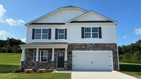977 Misty Creek Dr, Aberdeen, NC 28315