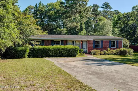 6225 Greenville Sound Rd, Wilmington, NC 28409