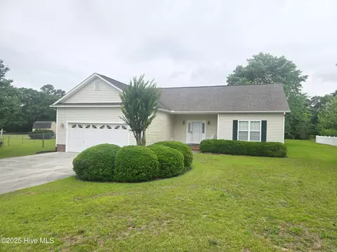 203 Raven Ridge Ct, Swansboro, NC 28584