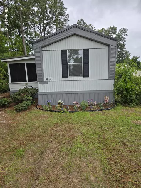 4613 Oak Crest Dr SE, Southport, NC 28461
