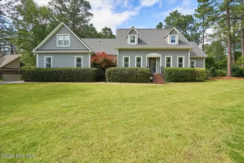 209 Lazar Ln, Southern Pines, NC 28387