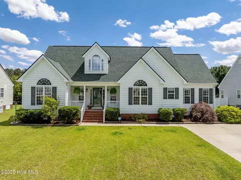 2017 Charterhouse Ln, Winterville, NC 28590