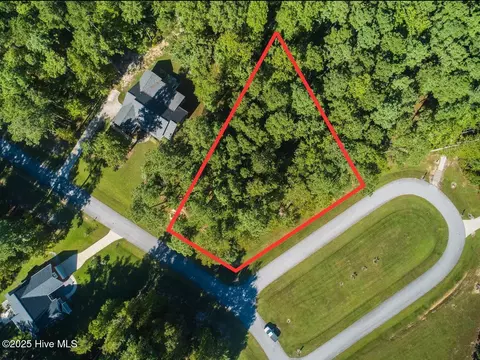 232 N Brightleaf Dr, Minnesott Beach, NC 28510