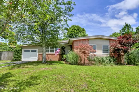 408 N 25th St, Wilmington, NC 28405