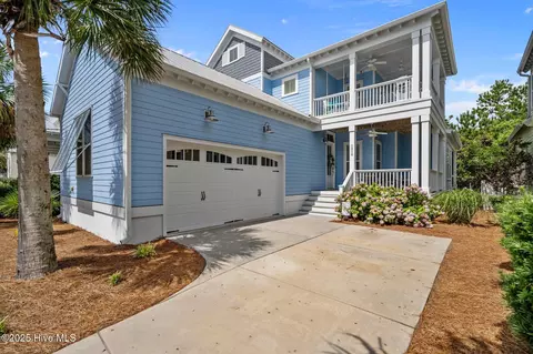 1218 Pinfish Ln, Carolina Beach, NC 28428