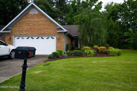 2616 Brookridge Cir, Greenville, NC 27858