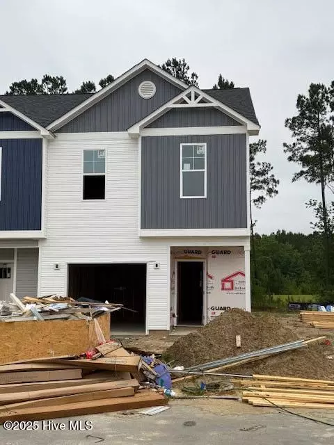 210 Crab Claw Spit Ln, Jacksonville, NC 28546