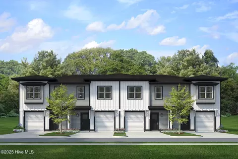 243 Townhome Ln #243, Southern Pines, NC 28387