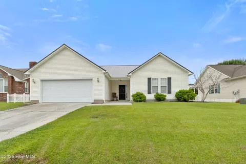 315 Whirlaway Blvd, Sneads Ferry, NC 28460
