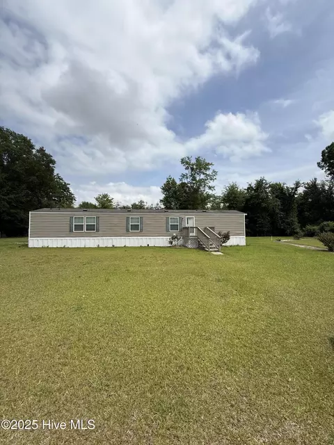5824 Dean Dr, Washington, NC 27889