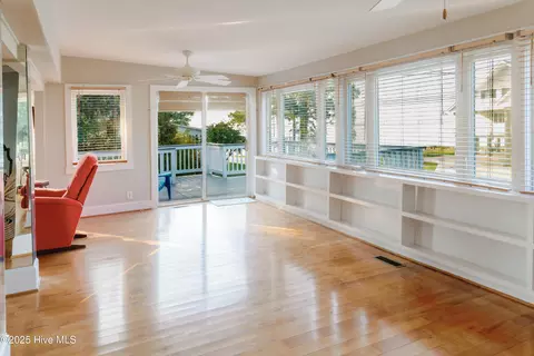 Living - 1498 Bayview Rd, Bath, NC 27808 photo 6 of 7