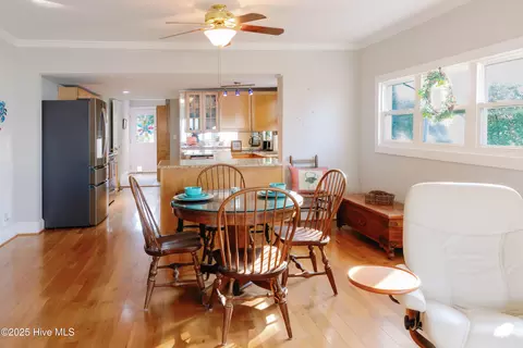 Dining - 1498 Bayview Rd, Bath, NC 27808 photo 2 of 4