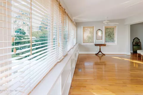 Living - 1498 Bayview Rd, Bath, NC 27808 photo 7 of 7