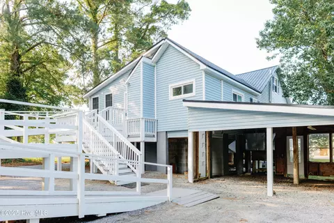 Exterior - 1498 Bayview Rd, Bath, NC 27808 photo 7 of 24
