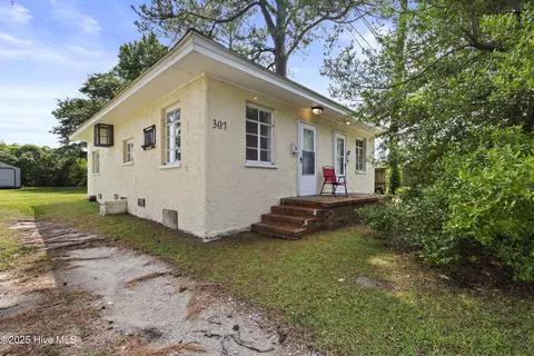 307 Preston Rd #A & B, Jacksonville, NC 28540