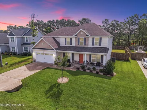 116 Permeta Dr, Sneads Ferry, NC 28460