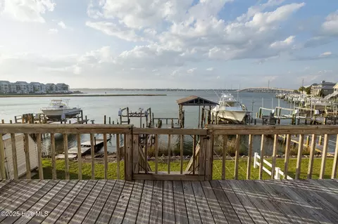 View/Area - 241 Moonlight Dr, Atlantic Beach, NC 28512 photo 8 of 15
