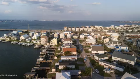 View/Area - 241 Moonlight Dr, Atlantic Beach, NC 28512 photo 2 of 15
