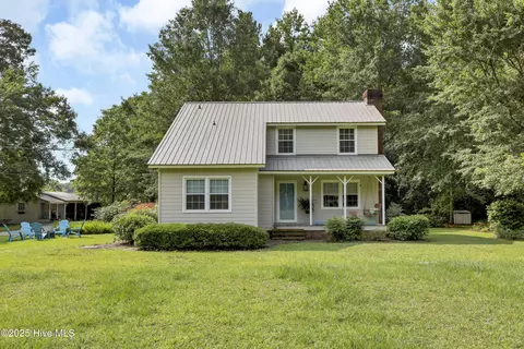 353 Old Savannah Rd, Burgaw, NC 28425