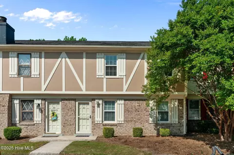 23 Scott St, Greenville, NC 27858