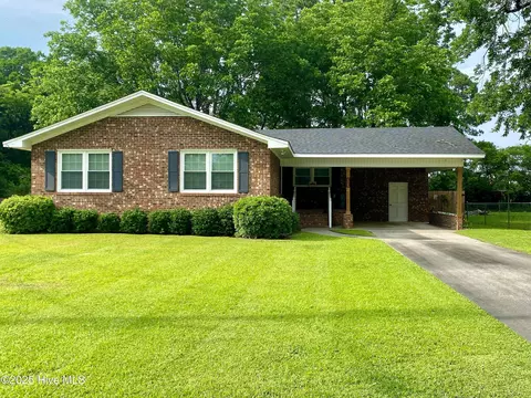 317 Lee St, Winterville, NC 28590
