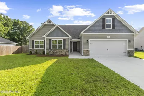 96 Sweetwater Dr, Jacksonville, NC 28540