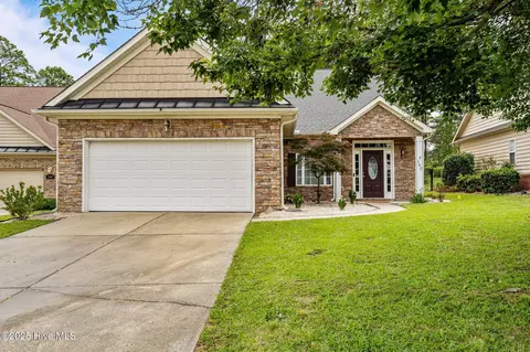 102 Lightwater Dr, Aberdeen, NC 28315