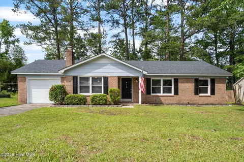 640 Shadowridge Rd, Jacksonville, NC 28546