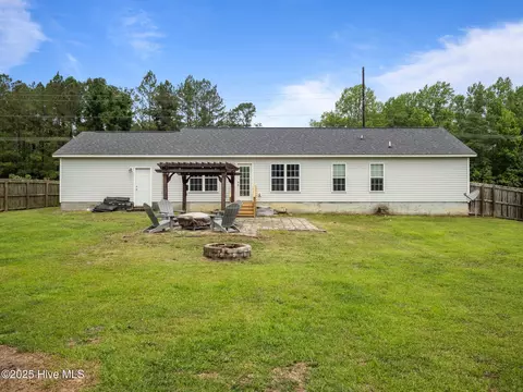 Exterior - 660 Riggs Rd, Hubert, NC 28539 photo 4 of 5