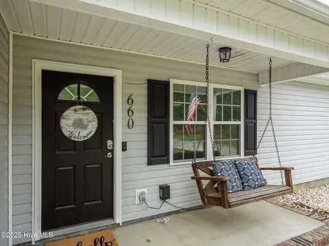 Exterior - 660 Riggs Rd, Hubert, NC 28539 photo 3 of 5