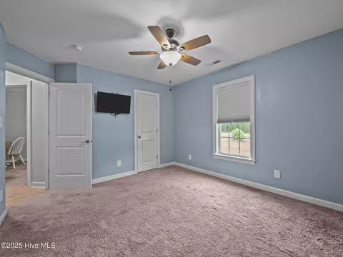 Bedroom - 660 Riggs Rd, Hubert, NC 28539 photo 5 of 7