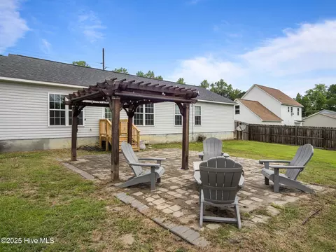 Exterior - 660 Riggs Rd, Hubert, NC 28539 photo 5 of 5