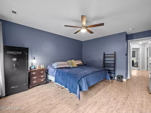 Bedroom - 660 Riggs Rd, Hubert, NC 28539 photo 2 of 7