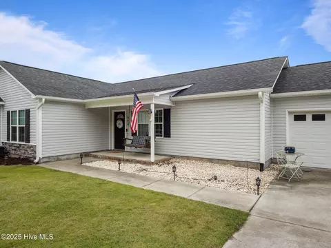 Exterior - 660 Riggs Rd, Hubert, NC 28539 photo 2 of 5