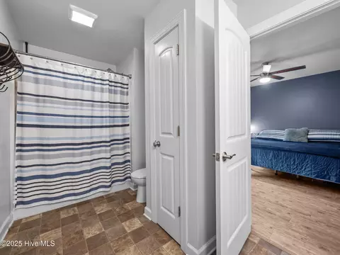 Bath - 660 Riggs Rd, Hubert, NC 28539 photo 2 of 4
