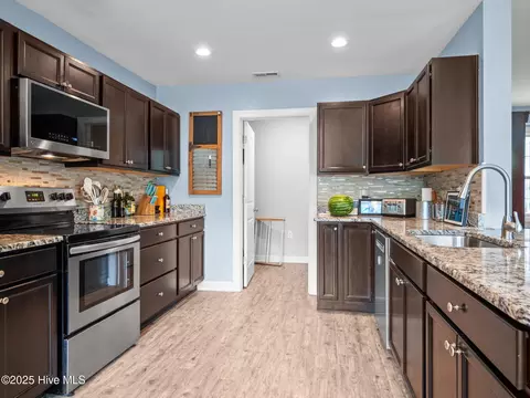 Kitchen - 660 Riggs Rd, Hubert, NC 28539 photo 1 of 4