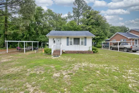 101 Hamilton St, Hamlet, NC 28345