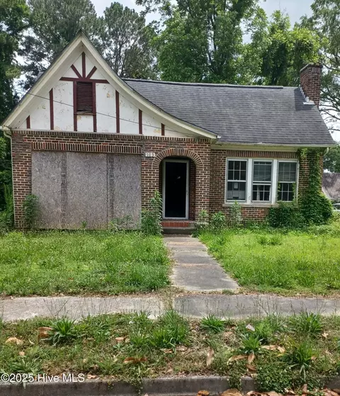 103 Summit Ave, Kinston, NC 28501