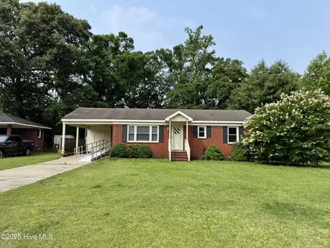 662 St Joseph St, Grifton, NC 28530