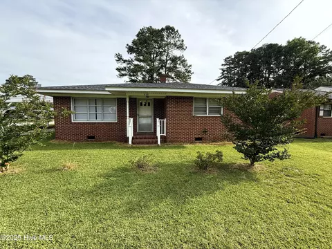 328 Clayton St, Rocky Mount, NC 27803