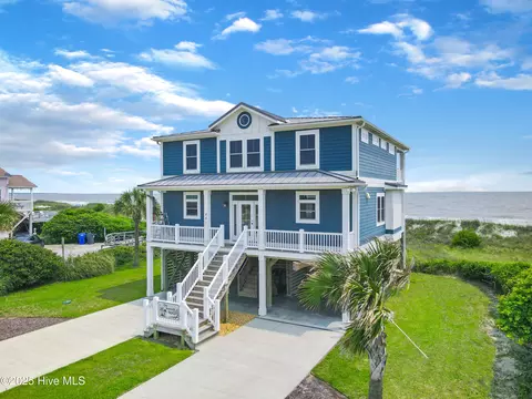 401 Ocean Dr, Oak Island, NC 28465