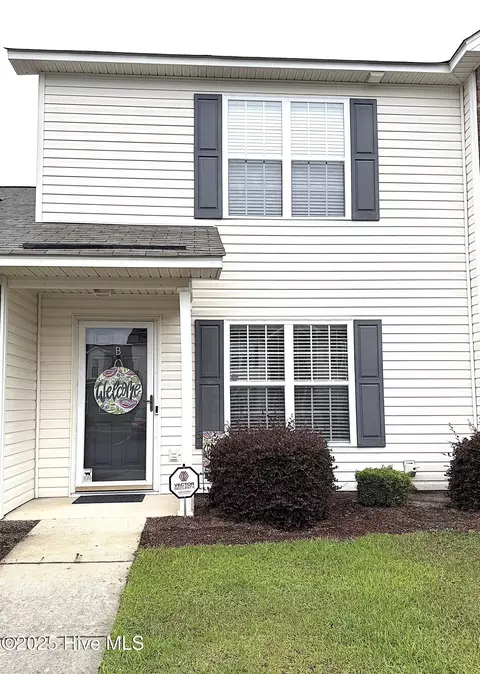 4125 Dudleys Grant Dr #B, Winterville, NC 28590