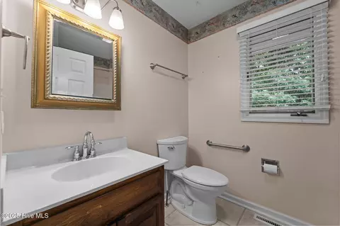 Bath - 105 Lake Forest Dr, Pinehurst, NC 28374 photo 3 of 4